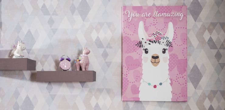 Cuadro Llama Blanca con Rosa 